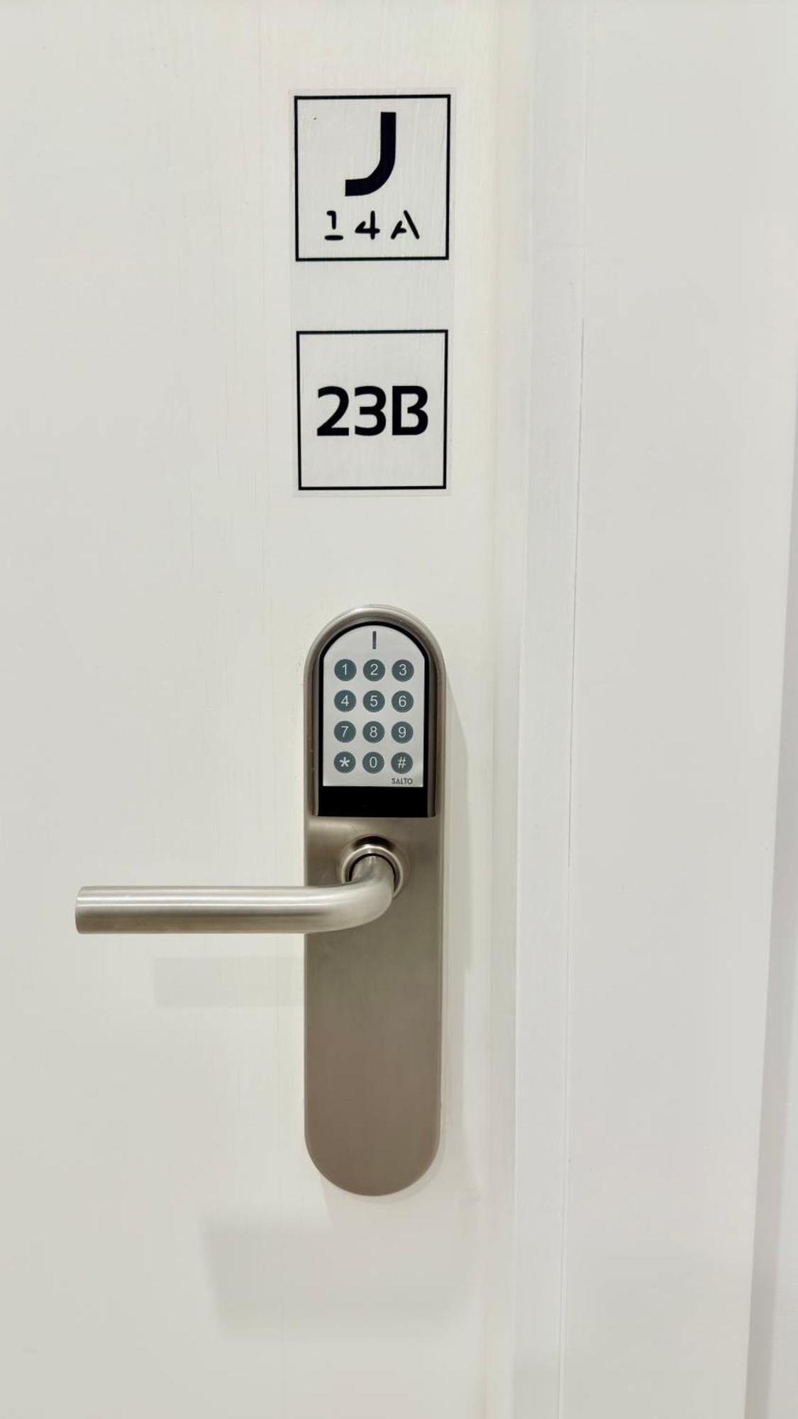 J14A I Rooms & Apartments Automated Self Check-In VNO Esterno foto